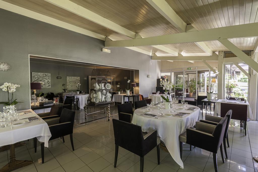 Logis Hotel - Restaurant Le Relais De Comodoliac Saint-Junien Esterno foto