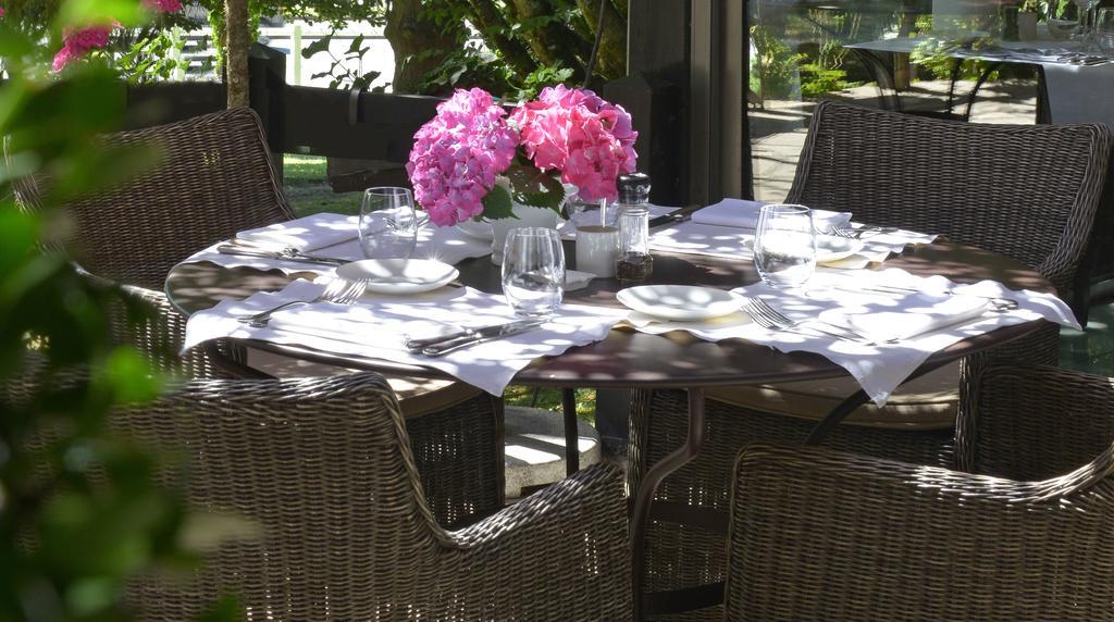 Logis Hotel - Restaurant Le Relais De Comodoliac Saint-Junien Esterno foto